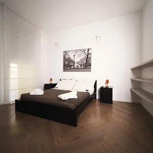 Turati 3 Apartment Milan